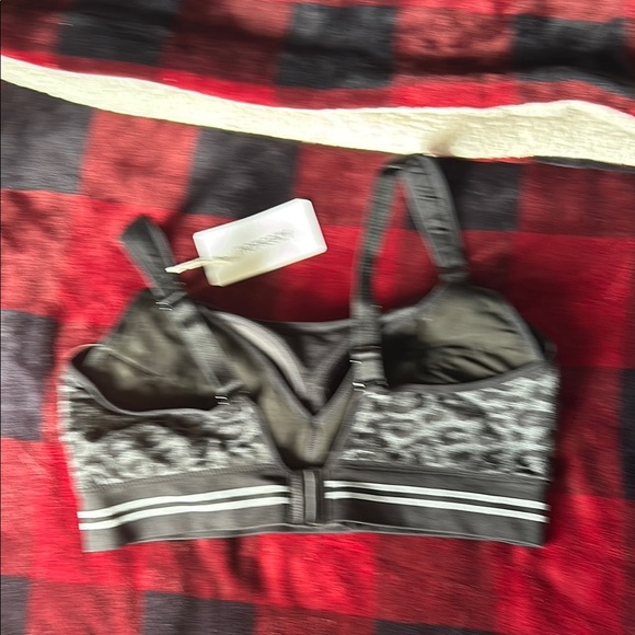 Gray Leopard Print Sports Bra with Scoop Neckline - Picture 2 of 2
